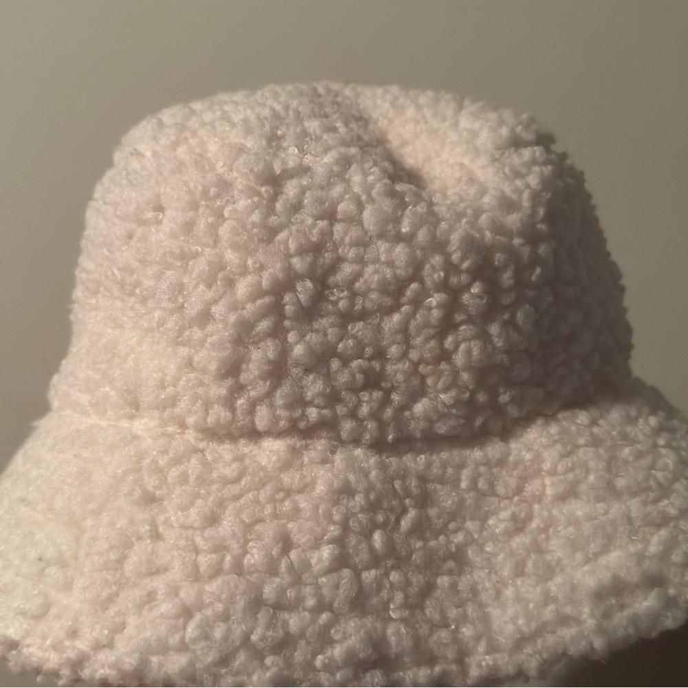 Garage Sherpa bucket hat